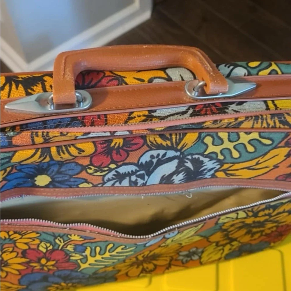 Bantam Travelware Floral suitcase- Multicolor